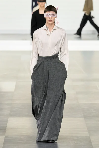 Look 40
